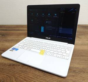 通電OK ASUS/エイスース NOTEBOOK/ノートパソコン E203M OSなし/Celeron N4000/メモリ 4GB ジャンク/パーツ取り/現状品 『ZK30』