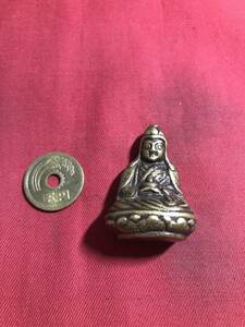 チベット仏像　　銅製　　時代物　　　仏像　　　珍しい　　小さい　　その１