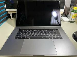 未使用 新品同様★MacBook Pro Retinaディスプレイ 2900/15.4 MPTT2J/A [スペースグレイ]★第7世代 Core i7 2.9GHz/4コア/SSD：512GB/16GB