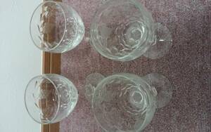 【テーブルウェア】グラス　4点セット　葡萄柄　ワイン向け