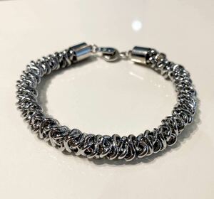 送料無料 人気商品 男女兼用 ブレスレット シルバーカラー ホワイト 19.0cm ユニセックス Tiiibracelet 検索：北川景子 GACKT