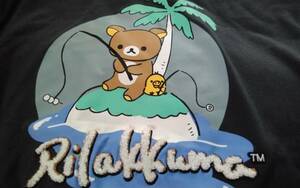 レディース☆リラックマ♪とっても可愛い！モコモコロゴの島で釣りタイム?おだんご釣れた？濃灰色半袖Tシャツです(o^―^o)大きいサイズＬＬ