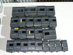 KEYENCE/PLCシーケンサ～KV-40AT×2/KV-24AT×2/KV-16AT×10/KV-40DT/KV-10AT×5/KV-E8×3/KV-E4XT=全24機まとめて。