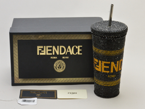 フェンディ ヴェルサーチェ FENDI×VERSACE FENDACE ボトル メタル×カラーストーン カップ 7AS111 黒 ユニセックス su_p e_u F-YA745