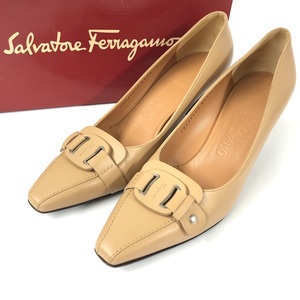 【IT5UXZFNC0X8】Ferragamo フェラガモ パンプス レザー ベージュ 約6㎝ ヒール サイズ 8 D 箱付