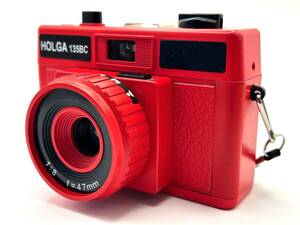 108　【美品】　HOLGA　135BC　ホルガ　トイカメラ　レッド　1:8　f=47mm　現状品