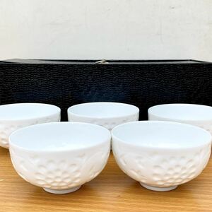日本の陶器　未使用品　湯呑　5客　白磁