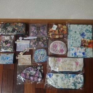 リバティ/ハンドメイド/ポーチ/キーケース/小物入れ/パッチワーク/財布/