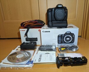 Canon EOS 60D　ボディ 　バッテリーグリップ　BG-E9付 