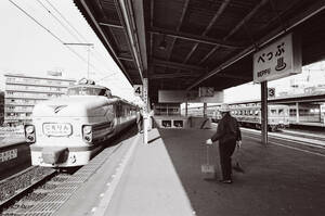 飾って楽しむ鉄道写真（昭和の駅in九州：日豊本線 別府） NO.58240009