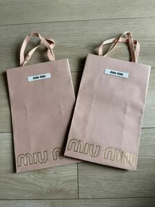 miumiu ミュウミュウ　ショップ袋 紙袋 ピンク　小
