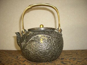 鉄製茶壺・鉄瓶（３５）