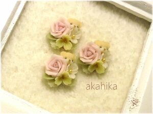 akahika*樹脂粘土花パーツ*ちびくまブーケ・薔薇と小花・ピンク系