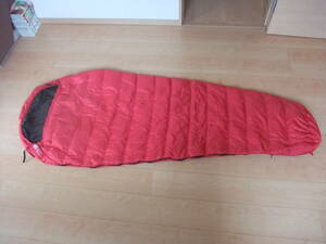 ISUKA　イスカ　ダウンシュラフ　モデル名Tyrol（赤色）②　6℃　寝袋　スリーピングバック