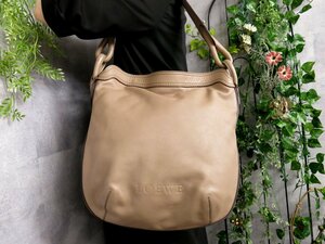 ●超美品●LOEWE ロエベ●ロゴ型押し●カーフ レザー 本革●ショルダー バッグ●ベージュ●SV金具●肩掛け●A4 収納●書類 かばん●Js46172