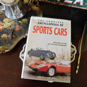 +..。*゜+ スポーツカーの図鑑　洋書　高級車　外車　ヴィンテージ本　古書　英国　アメリカ　アンティークブック　ビンテージ