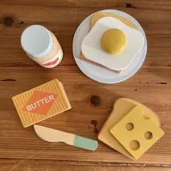 【新品】おままごと　トーストセット　チーズ　目玉焼き　朝食　モーニング　木製