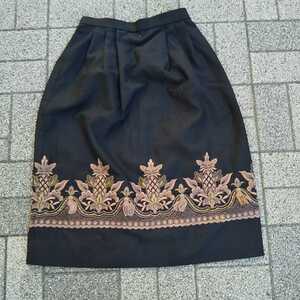レディースフレアスカート ウエスト 66 ㎝最高級スカート刺繍 プレミアム60 ウール 100 ％ 