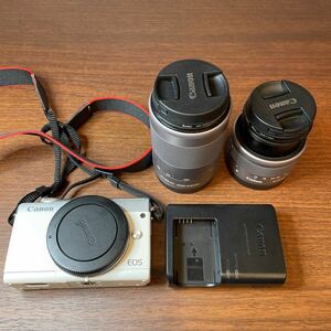 A542/【中古品】EOS M100 カメラ　レンズ Canon キヤノン キャノン レンズキット 55-200mm 15-45mm 1.0m/3.3ft 0.25m/0.8ft-∞