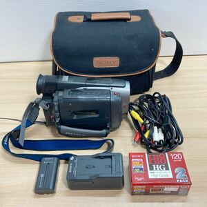 SONY ソニー カメラ一体型8ミリビデオ 液晶ハンディカム CCD-TRV91/充電器 AC-V615/バッテリー NP-F330/Hi8 HG カセット 収納バッグ付(4-4)