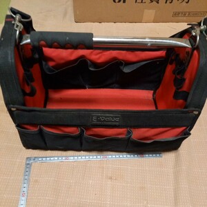 工具バッグ ツールバッグ 工具箱 工具 収納 DIY道具入れ　大工　建築　ショルダーベルト　 あよそ寸法400×200 高さ　250　ゆうパック100