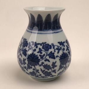 中国美術 花瓶 青花 染付 大清乾隆年製 珍品 青花 花瓶 置物 中国美術品 花器