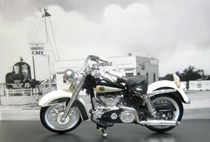 Maisto マイスト 1/24 Harley-Davidson ハーレー ダビッドソン 1958 FLH Duo Glide デュオグライド 黒/白 レトロ クラシック バイク