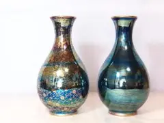 【美品】セラミック藍？花瓶一対 花器/フラワーベース 青地/金彩/唐草模様 在銘
