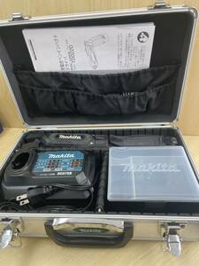 （713）makita マキタ 充電式ペン型インパクトドライバー TD022DSHXB 7.2V 1.5Ah バッテリー2個 充電器付 黒 トルク25Nm 中古品