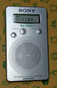 SRF-M807 ソニー 受信確認済 完動品 ワイドFM AM FM ラジオ 通勤 防災 ジョギング 散歩 競馬 登山 ハイキング サイクリング 250696