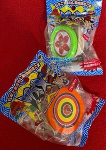 小物玩具！日本こままわし協会認定独楽：回し紐付‘「ツバメ」 縞に蜜柑色&桜に緑色のセット