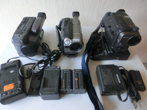 SONYソニー Handycam Video Hi8 ビデオカメラ3台 CCD-TRV80 NP-F750 F730 AC-V615 CCD-TR1000 AC-S10 CCD-TR11 HSA-V515 AC-V515 NP-510 
