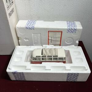 4棚012 フランクリンミント 1/24 フォルクスワーゲン バス 1962 赤 B11UK01 中古未使用品