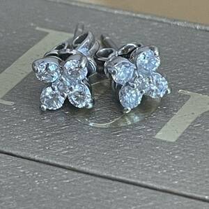 美品　ポンテヴェキオ　フラワー　ダイヤ　ピアス　0.4ct WG