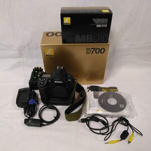 ニコン Nikon デジタル一眼レフカメラ バッテリーパック元箱付　D700 MB-D10