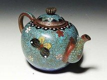 【桃】煎茶道具：明治工芸銅胎七宝舞蝶の図急須