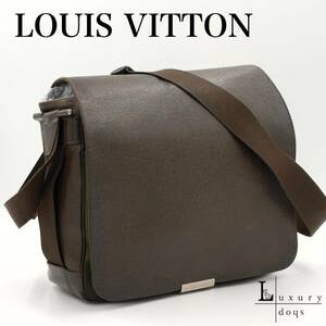 【美品】 ルイヴィトン Louis Vuitton タイガ ヴィクトール グリズリ ショルダーバッグ メッセンジャー メンズ 1円 定価約16万円