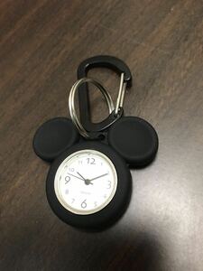 《未使用品》Disney ディズニー ブラックミッキーカリビナウォッチ 電池交換済み 稼働中 キーホルダー ラバーケース