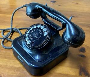 昭和レトロ 富士型 3号 黒電話 昭和33年/1958年製 自動式卓上電話機 ダイヤル式 オブジェ アンティーク ヴィンテージ レトロ 当時物