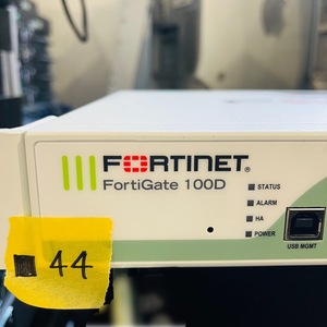 ■44【通電OK】Fortinet Fortigate 100D ファイアウォール ギガビットイーサネット 16GB内蔵ストレージ フォーティネット フォーティゲート
