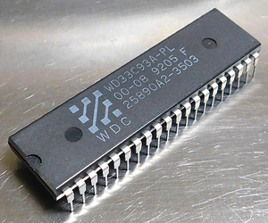 Western Digital WD33C93A-PL (SCSIバス・コントローラー) [管理:KM346]