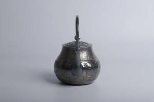 純銀保証 蔵六居造 饕餮紋 湯沸 銀瓶 時代物 美術品 煎茶道具