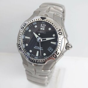 【86】SEIKO セイコー QZ キネティック 5J22-0A50 グレー文字盤 デイト ラウンド メンズ腕時計 ジャンク扱い品