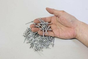 【送料無料】k1080 100 ｐｃｓ 3.2ｍｍ×8ｍｍ　アルミリベット