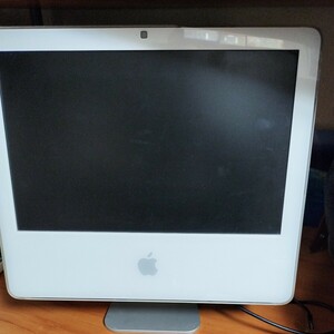 Apple iMac 2006年製 17インチ　　　プロセッサ　2GHz intel Core 2 Duo 　　　メモリ　4GB 667MHz DDR2 SDRAM iMac