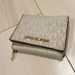 MICHAEL KORS 三つ折り 三つ折り財布 マイケルコース 財布 ベージュ ロゴ 中古 H