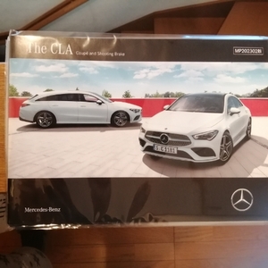 ☆Mercedes-Benz　CLA　Coupe and Shooting Brake　カタログ☆