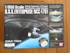 未組立 バンダイ スタートレック 1/850プラモデル U.S.S. エンタープライズ NCC-1701 STAR TREK 完全精密彩色済 発光ギミック付 プラモデル