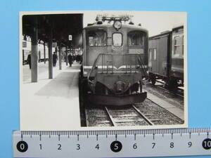 (J53)05 写真 古写真 電車 鉄道 鉄道写真 ED451 仙山線 昭和34年3月21日 仙台駅 はがれた跡が薄くなっています