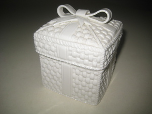 TIFFANY&CO. ティファニー シビルコノリー　ホワイト リボン ボックス (L) ラージ サイズ 陶器　レア！